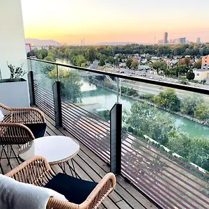 Sunrise Above Sky With Rooftop Pool Apartment Wien